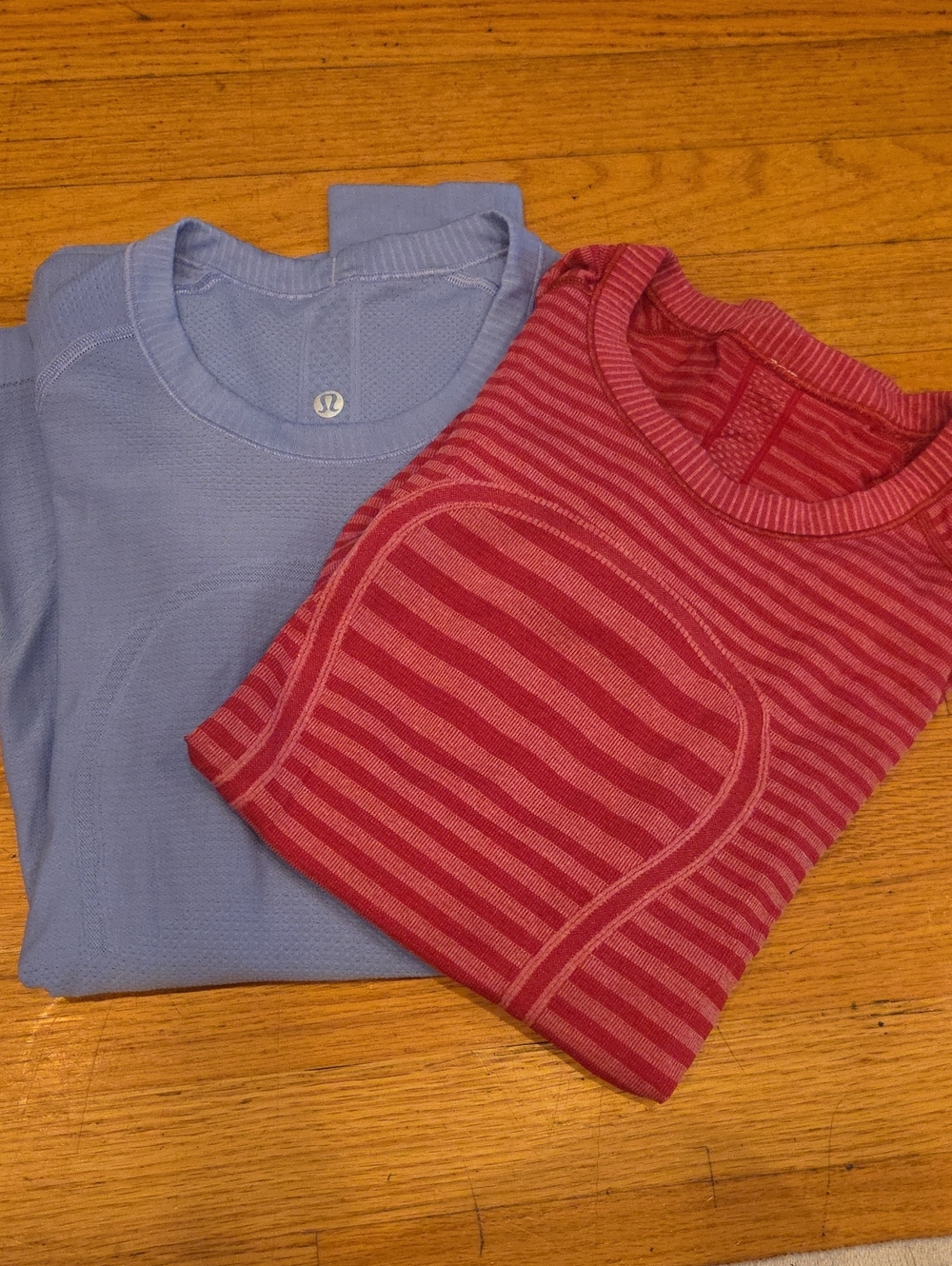 2 lululemon athletica Swiftly Sz.4